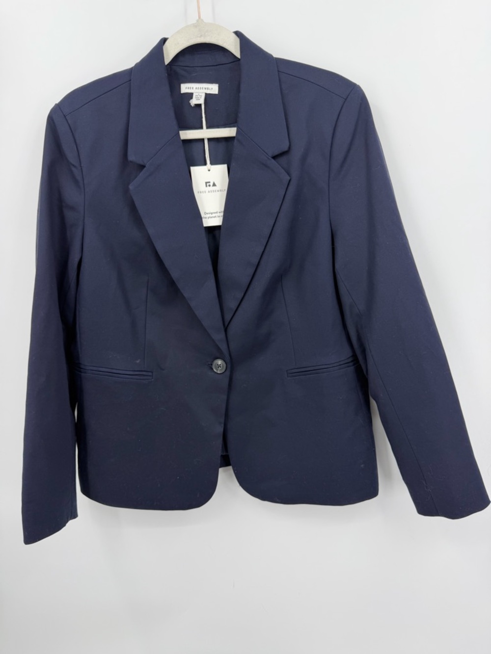 Free Assembly brand navy blue blazer single-button closure and notched lapels L